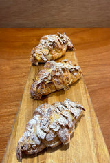 20 Mini almond croissant box