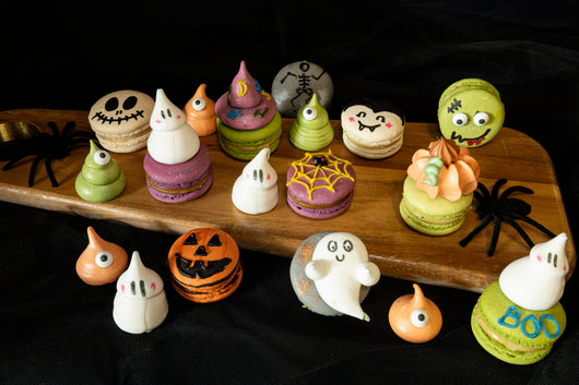Les Macarons Hantés: The Haunted Macarons Mix Box 6 piece