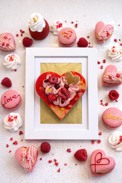 Mon cœur Lemon and raspberry tart and macarons box of 5 valentines macarons